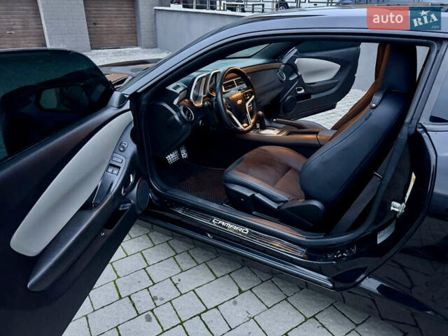 Черный Шевроле Камаро, объемом двигателя 3.6 л и пробегом 165 тыс. км за 16800 $, фото 49 на Automoto.ua