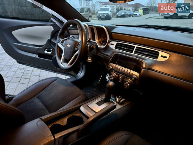 Черный Шевроле Камаро, объемом двигателя 3.6 л и пробегом 165 тыс. км за 16800 $, фото 41 на Automoto.ua