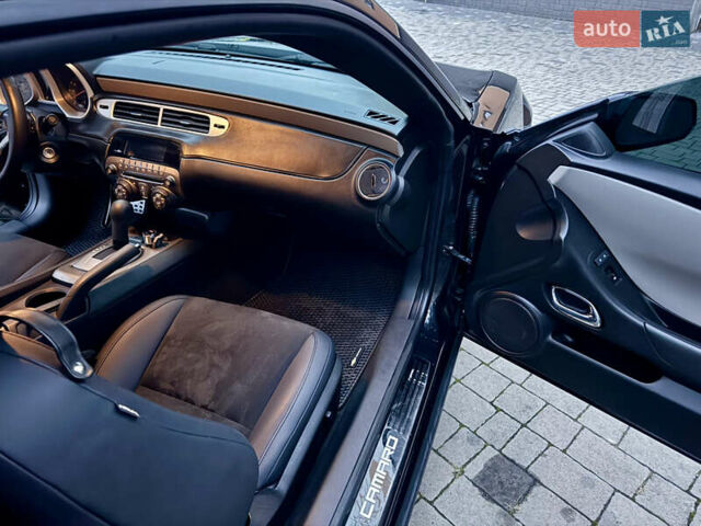 Черный Шевроле Камаро, объемом двигателя 3.6 л и пробегом 165 тыс. км за 16800 $, фото 39 на Automoto.ua