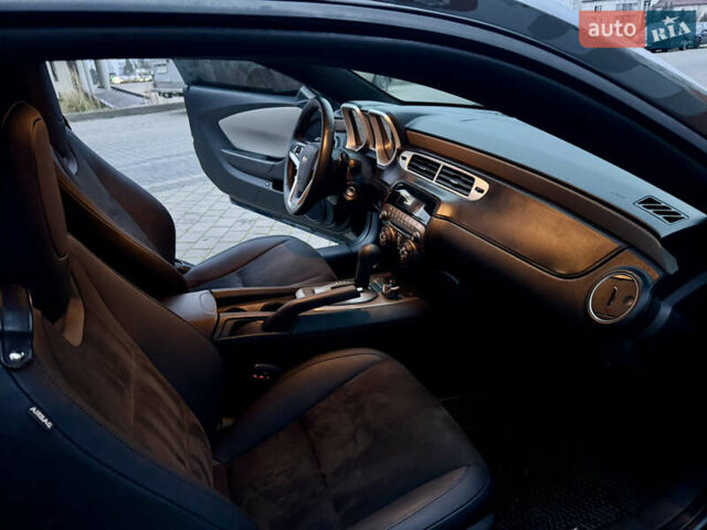 Черный Шевроле Камаро, объемом двигателя 3.6 л и пробегом 165 тыс. км за 16800 $, фото 42 на Automoto.ua