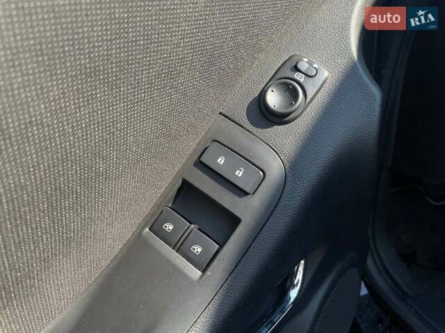 Черный Шевроле Камаро, объемом двигателя 3.6 л и пробегом 122 тыс. км за 12290 $, фото 19 на Automoto.ua