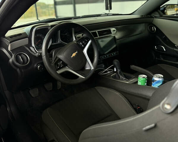 Черный Шевроле Камаро, объемом двигателя 3.56 л и пробегом 148 тыс. км за 14999 $, фото 14 на Automoto.ua