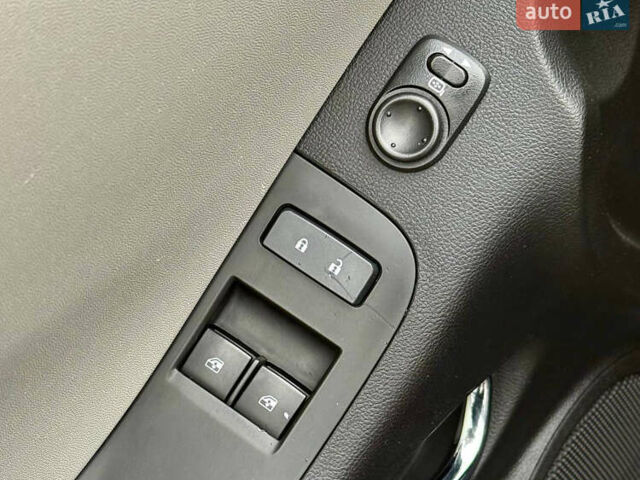 Черный Шевроле Камаро, объемом двигателя 3.6 л и пробегом 151 тыс. км за 13300 $, фото 19 на Automoto.ua