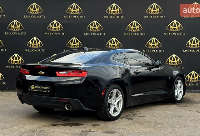 Черный Шевроле Камаро, объемом двигателя 3.6 л и пробегом 200 тыс. км за 16500 $, фото 5 на Automoto.ua