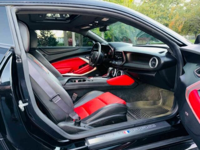 Черный Шевроле Камаро, объемом двигателя 6.2 л и пробегом 76 тыс. км за 3300 $, фото 9 на Automoto.ua