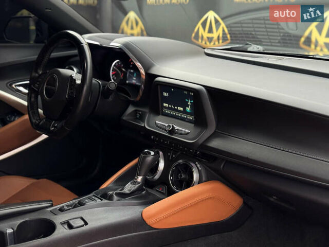 Черный Шевроле Камаро, объемом двигателя 3.6 л и пробегом 200 тыс. км за 16500 $, фото 12 на Automoto.ua