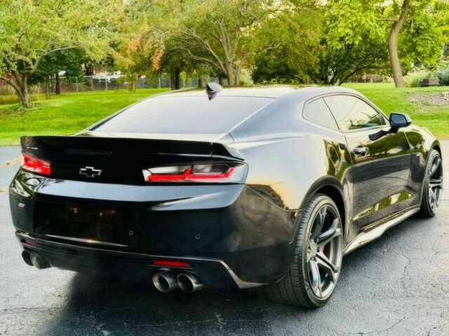 Черный Шевроле Камаро, объемом двигателя 6.2 л и пробегом 76 тыс. км за 3300 $, фото 5 на Automoto.ua