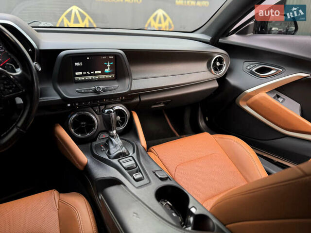 Черный Шевроле Камаро, объемом двигателя 3.6 л и пробегом 200 тыс. км за 16500 $, фото 18 на Automoto.ua