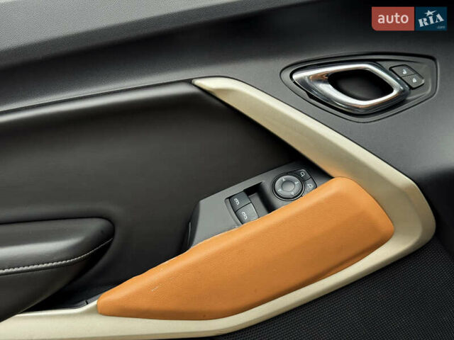 Черный Шевроле Камаро, объемом двигателя 3.6 л и пробегом 200 тыс. км за 16500 $, фото 13 на Automoto.ua