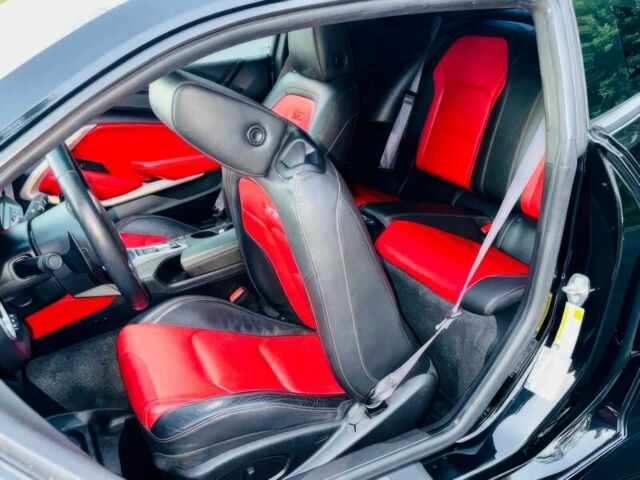 Черный Шевроле Камаро, объемом двигателя 6.2 л и пробегом 76 тыс. км за 3300 $, фото 8 на Automoto.ua