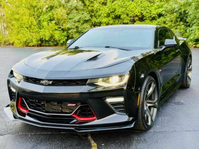 Черный Шевроле Камаро, объемом двигателя 6.2 л и пробегом 76 тыс. км за 3300 $, фото 2 на Automoto.ua