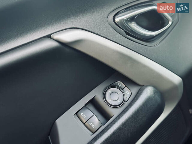 Черный Шевроле Камаро, объемом двигателя 2 л и пробегом 45 тыс. км за 14000 $, фото 15 на Automoto.ua