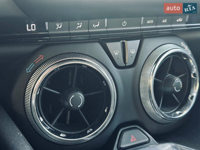 Черный Шевроле Камаро, объемом двигателя 2 л и пробегом 45 тыс. км за 14000 $, фото 14 на Automoto.ua