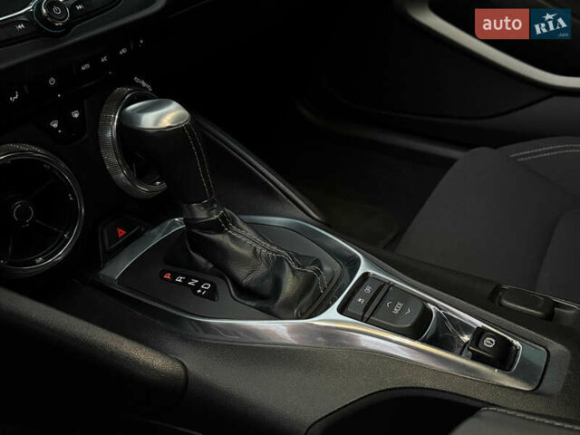 Черный Шевроле Камаро, объемом двигателя 3.64 л и пробегом 88 тыс. км за 17999 $, фото 10 на Automoto.ua