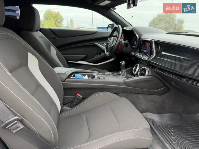 Черный Шевроле Камаро, объемом двигателя 6.2 л и пробегом 45 тыс. км за 39900 $, фото 18 на Automoto.ua