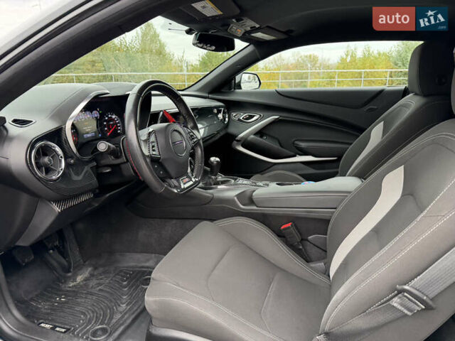 Черный Шевроле Камаро, объемом двигателя 6.2 л и пробегом 45 тыс. км за 39900 $, фото 17 на Automoto.ua