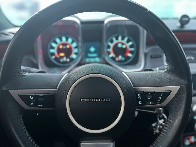 Красный Шевроле Камаро, объемом двигателя 3.6 л и пробегом 99 тыс. км за 14800 $, фото 7 на Automoto.ua