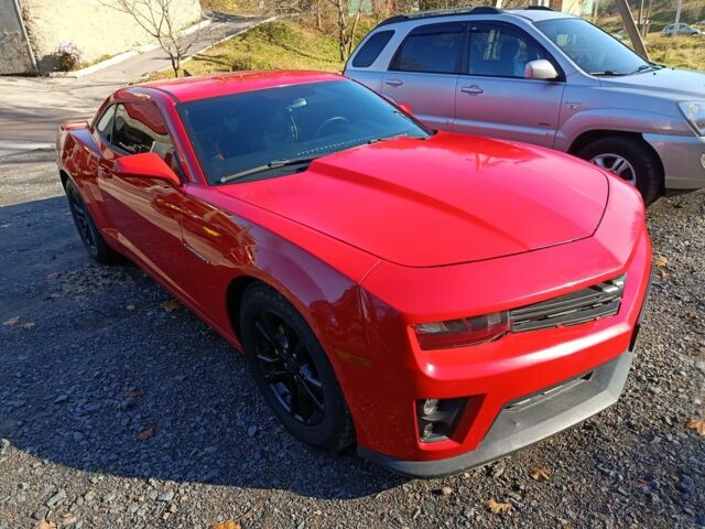 Красный Шевроле Камаро, объемом двигателя 3.6 л и пробегом 200 тыс. км за 9000 $, фото 3 на Automoto.ua