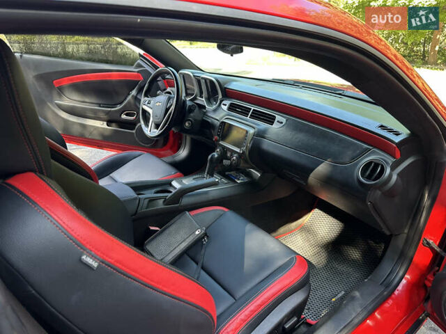 Красный Шевроле Камаро, объемом двигателя 3.6 л и пробегом 300 тыс. км за 11700 $, фото 8 на Automoto.ua