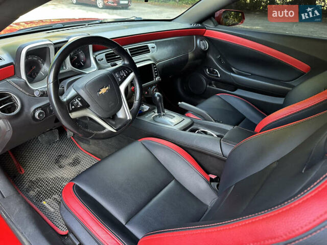 Красный Шевроле Камаро, объемом двигателя 3.6 л и пробегом 300 тыс. км за 11700 $, фото 10 на Automoto.ua