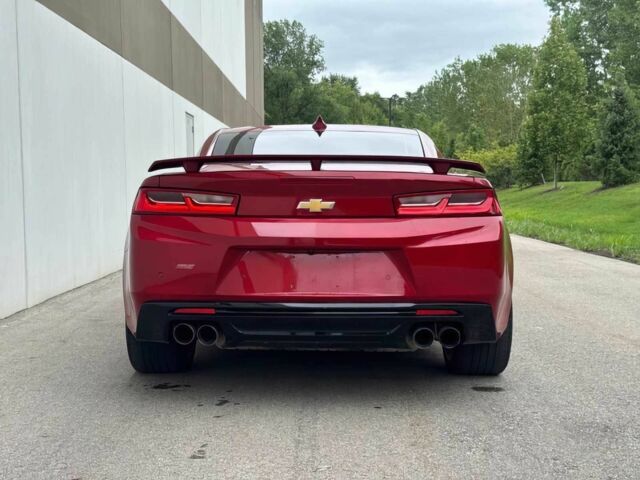 Красный Шевроле Камаро, объемом двигателя 6.2 л и пробегом 70 тыс. км за 10300 $, фото 5 на Automoto.ua
