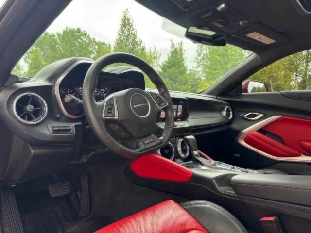 Красный Шевроле Камаро, объемом двигателя 6.2 л и пробегом 71 тыс. км за 3300 $, фото 10 на Automoto.ua