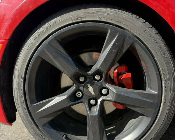 Красный Шевроле Камаро, объемом двигателя 2 л и пробегом 34 тыс. км за 17500 $, фото 4 на Automoto.ua