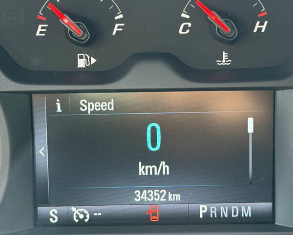 Красный Шевроле Камаро, объемом двигателя 2 л и пробегом 34 тыс. км за 17500 $, фото 7 на Automoto.ua