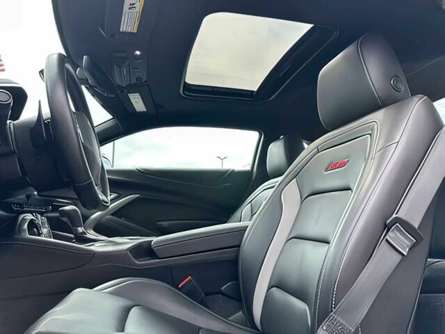 Червоний Шевроле Камаро, об'ємом двигуна 6.2 л та пробігом 33 тис. км за 19900 $, фото 8 на Automoto.ua