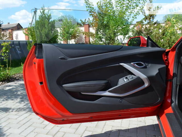 Красный Шевроле Камаро, объемом двигателя 2 л и пробегом 16 тыс. км за 30000 $, фото 40 на Automoto.ua