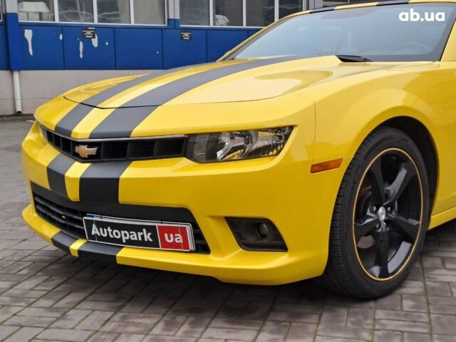 Желтый Шевроле Камаро, объемом двигателя 3.5 л и пробегом 106 тыс. км за 14940 $, фото 12 на Automoto.ua