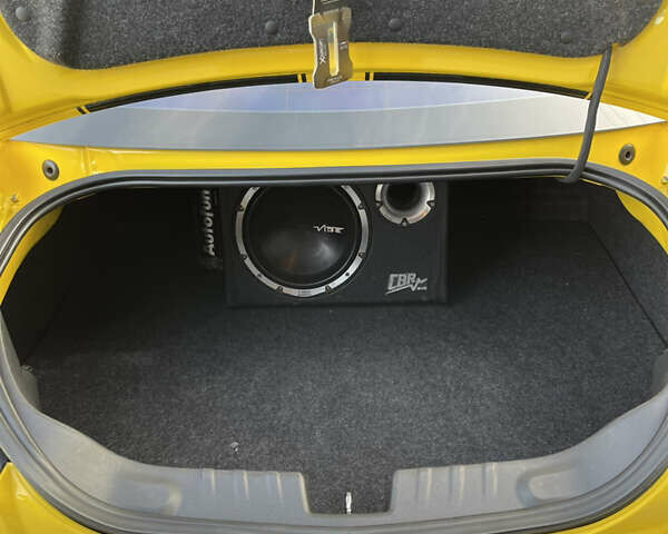 Желтый Шевроле Камаро, объемом двигателя 3.6 л и пробегом 82 тыс. км за 17000 $, фото 14 на Automoto.ua