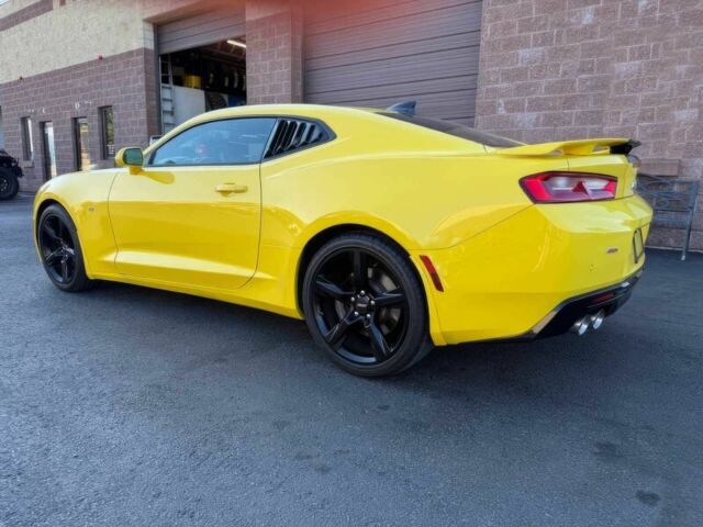 Шевроле Камаро 2016 в Житомире на Automoto.ua Желтый Шевроле Камаро, объемом двигателя 6.2 л и пробегом 74 тыс. км за 3300 $, фото 7 на Automoto.ua