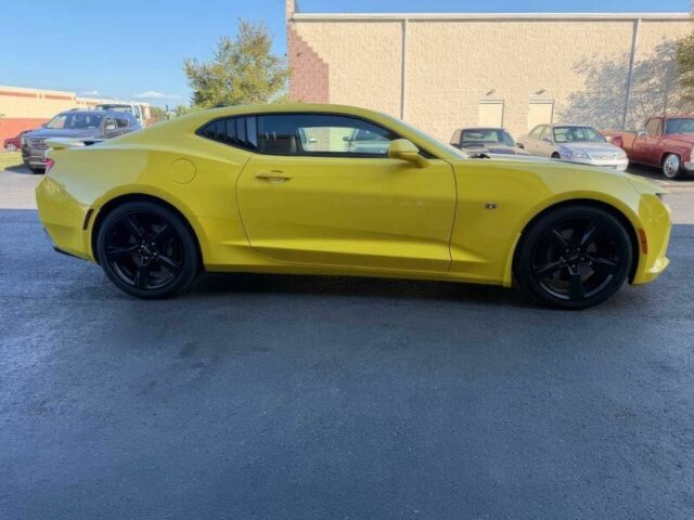 Шевроле Камаро 2016 в Житомире на Automoto.ua Желтый Шевроле Камаро, объемом двигателя 6.2 л и пробегом 74 тыс. км за 3300 $, фото 3 на Automoto.ua