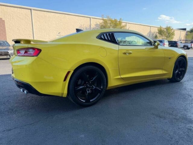 Шевроле Камаро 2016 в Житомире на Automoto.ua Желтый Шевроле Камаро, объемом двигателя 6.2 л и пробегом 74 тыс. км за 3300 $, фото 5 на Automoto.ua