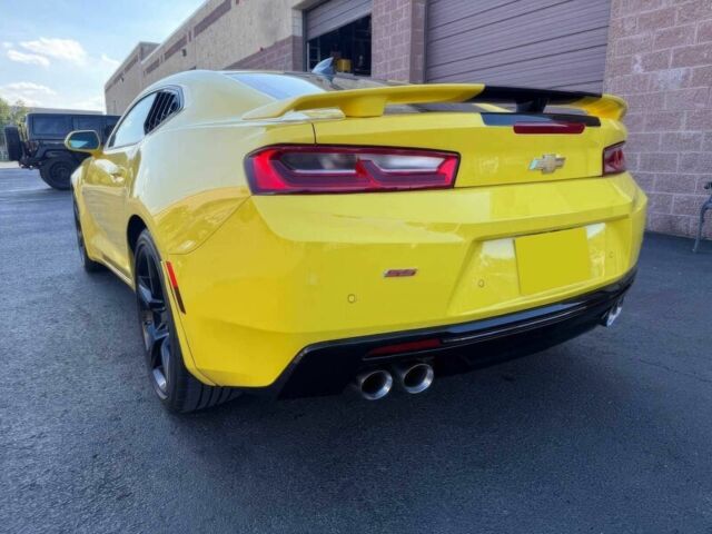 Шевроле Камаро 2016 в Житомире на Automoto.ua Желтый Шевроле Камаро, объемом двигателя 6.2 л и пробегом 74 тыс. км за 3300 $, фото 4 на Automoto.ua