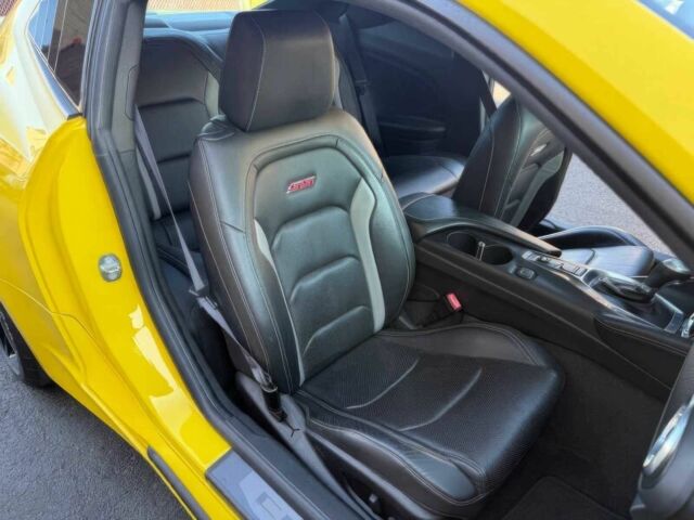 Шевроле Камаро 2016 в Житомире на Automoto.ua Желтый Шевроле Камаро, объемом двигателя 6.2 л и пробегом 74 тыс. км за 3300 $, фото 9 на Automoto.ua