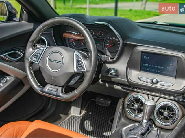 Шевроле Камаро 2017 у Києві на Automoto.ua Сірий Шевроле Камаро, об'ємом двигуна 3.6 л та пробігом 103 тис. км за 21990 $, фото 8 на Automoto.ua