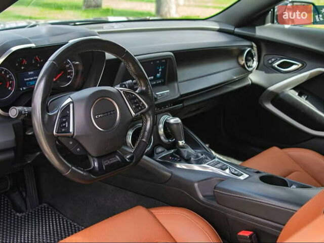 Шевроле Камаро 2017 у Києві на Automoto.ua Сірий Шевроле Камаро, об'ємом двигуна 3.6 л та пробігом 103 тис. км за 21990 $, фото 23 на Automoto.ua