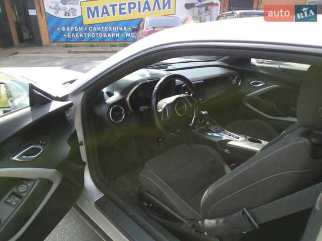 Серый Шевроле Камаро, объемом двигателя 2 л и пробегом 61 тыс. км за 21000 $, фото 17 на Automoto.ua