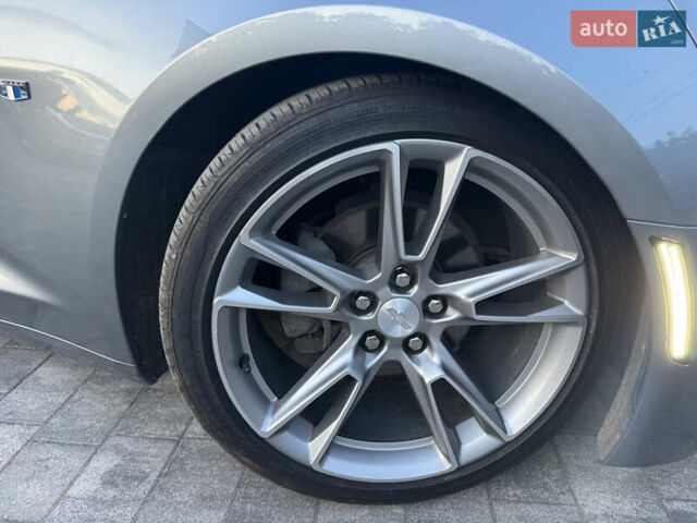 Серый Шевроле Камаро, объемом двигателя 2 л и пробегом 110 тыс. км за 19000 $, фото 11 на Automoto.ua