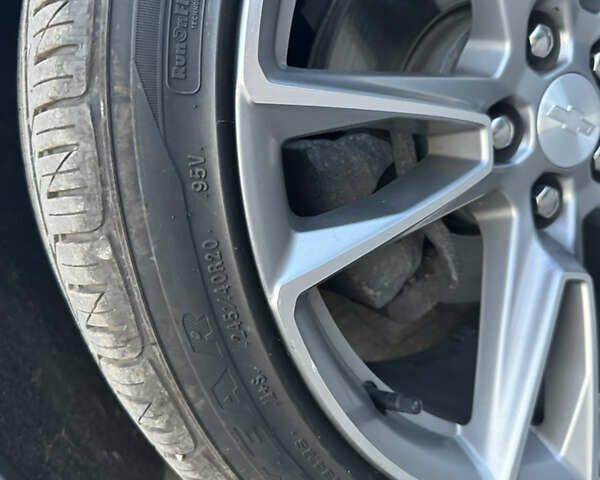 Серый Шевроле Камаро, объемом двигателя 2 л и пробегом 110 тыс. км за 19000 $, фото 12 на Automoto.ua