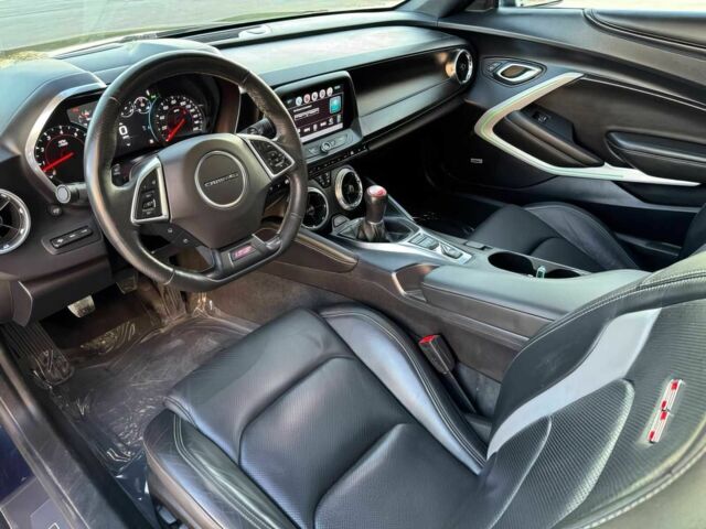 Синий Шевроле Камаро, объемом двигателя 6.2 л и пробегом 70 тыс. км за 18400 $, фото 11 на Automoto.ua