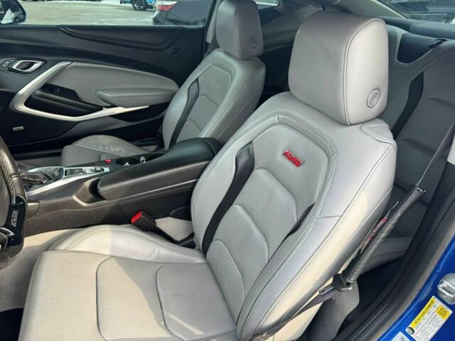 Синий Шевроле Камаро, объемом двигателя 6.2 л и пробегом 66 тыс. км за 5500 $, фото 12 на Automoto.ua