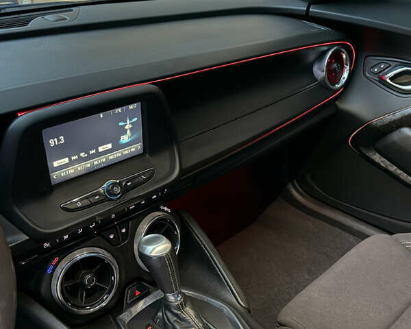 Синий Шевроле Камаро, объемом двигателя 2 л и пробегом 104 тыс. км за 19900 $, фото 14 на Automoto.ua