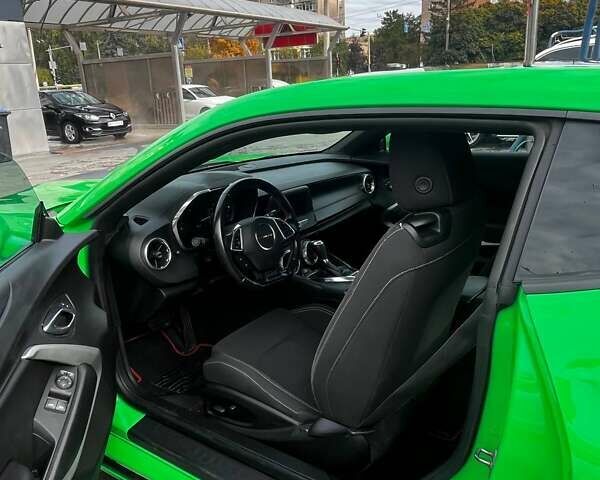 Зеленый Шевроле Камаро, объемом двигателя 2 л и пробегом 70 тыс. км за 20500 $, фото 13 на Automoto.ua