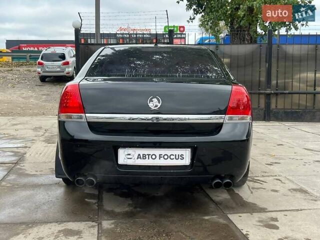 Черный Шевроле Каприз, объемом двигателя 6 л и пробегом 334 тыс. км за 6990 $, фото 5 на Automoto.ua