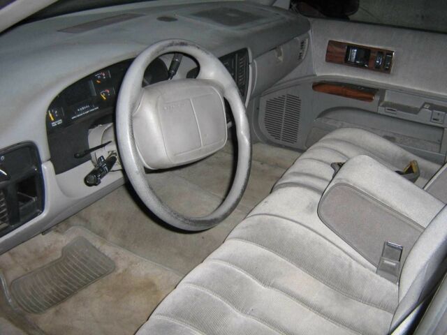 Червоний Шевроле Каприз, об'ємом двигуна 4.3 л та пробігом 153 тис. км за 9999 $, фото 3 на Automoto.ua