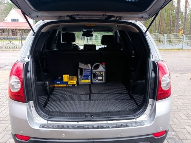 Серый Шевроле Каприз, объемом двигателя 2.4 л и пробегом 198 тыс. км за 9300 $, фото 7 на Automoto.ua