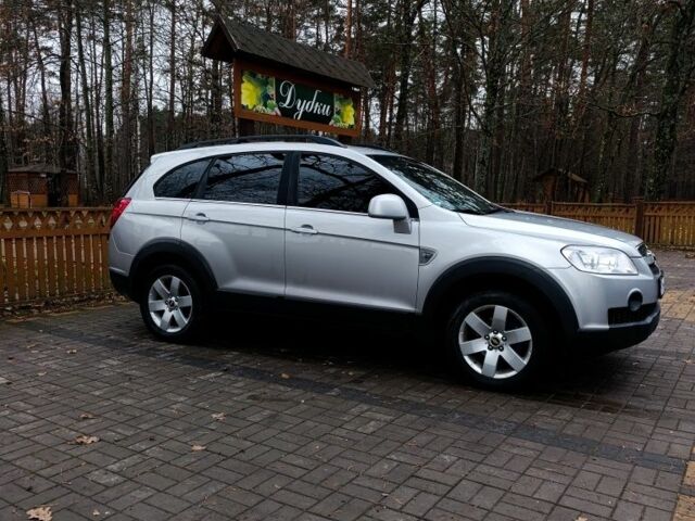 Серый Шевроле Каприз, объемом двигателя 2.4 л и пробегом 198 тыс. км за 9300 $, фото 1 на Automoto.ua